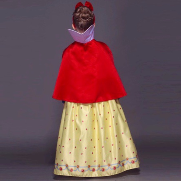 Beautiful Kids SNOW WHITE Costume (6-8yrs) - Picture 10 of 15